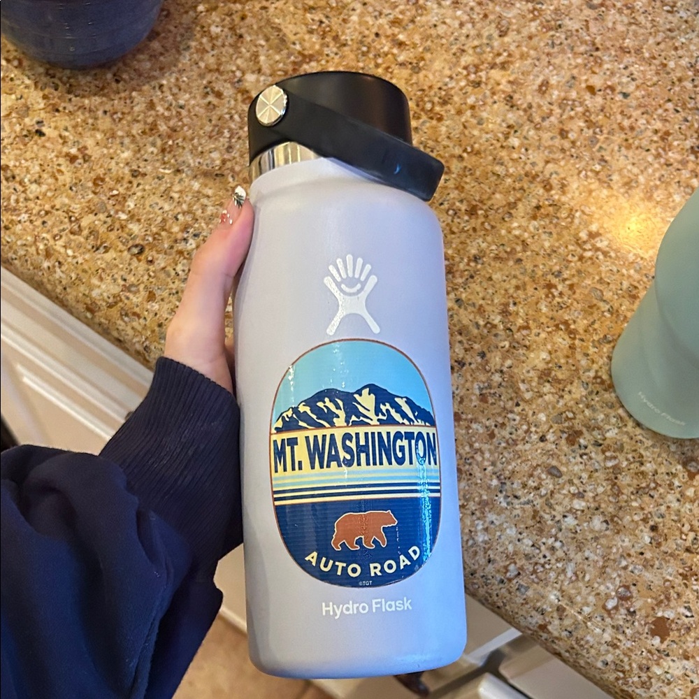 Hydro Flask Light Gray Water Bottle with Mt. Washington Design